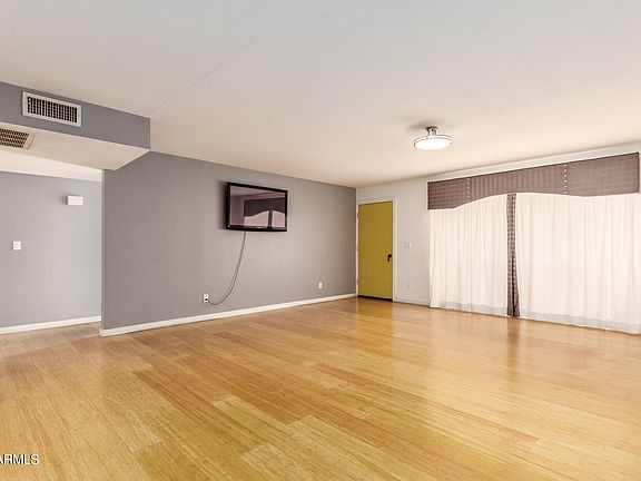 4th image of 5618 W CAMBRIDGE Avenue