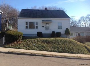 1098 Edina St, Dubuque, IA 52001