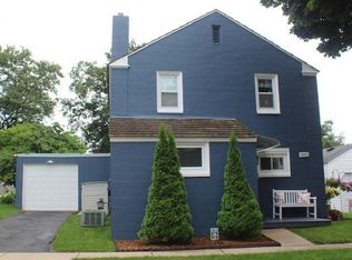 5592 Azalea Ct, Greendale, WI 53129