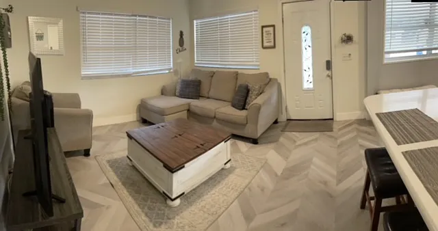 4733 W Wallace Ave — Photo 12
