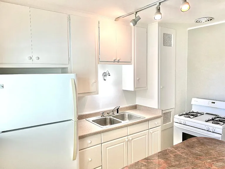 1510 Laguna St #OX — Photo 2