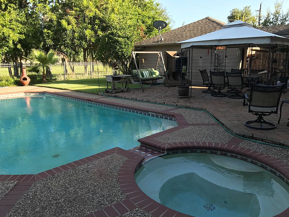 2nd image of 1726 Forestlake Dr