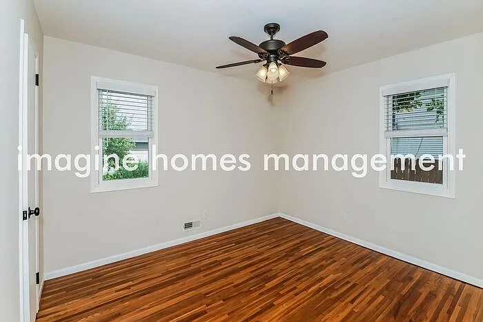 109 105th Ave NE — Photo 6