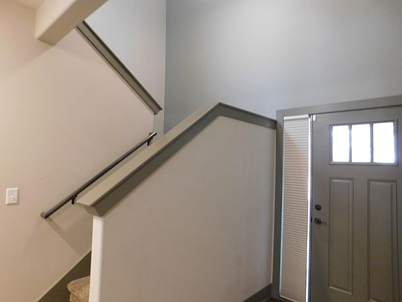 4th image of 302 W 2nd Ave