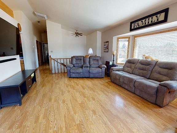 5th image of 277 Brooklawn Dr