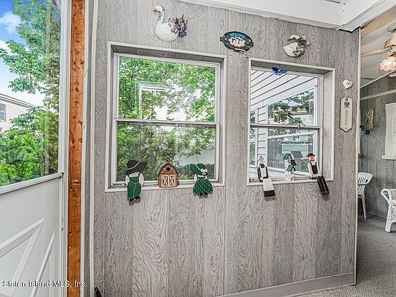 4th image of 11 Maine Ave