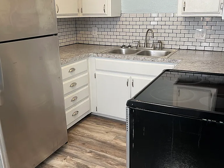 606 S 7th St #610 — Photo 6