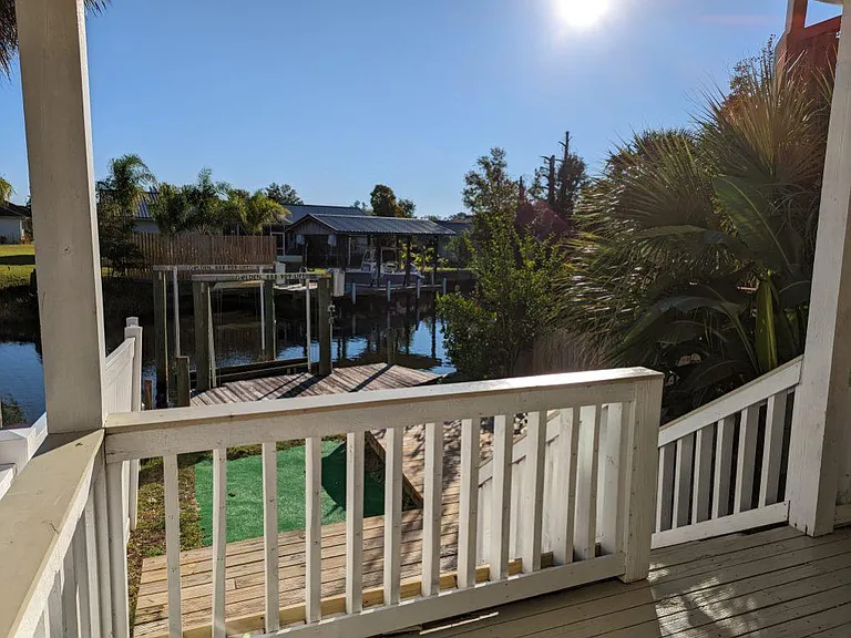 1349 Capri Dr — Photo 23