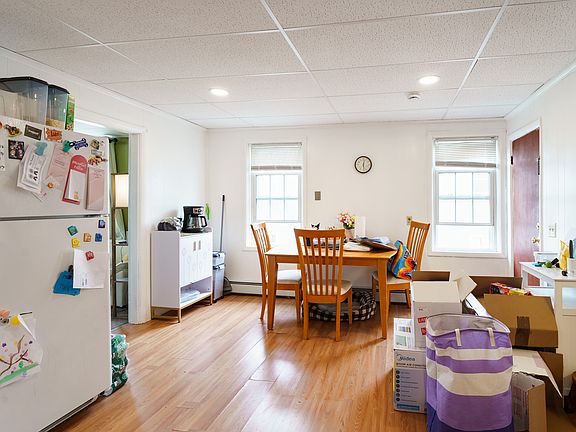 4th image of 32 Bouvier Ave Floor 3