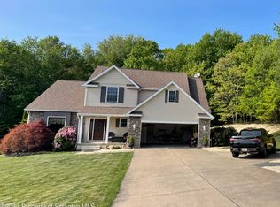 203 Elmwood Dr, Roaring Brook Township, PA 18444