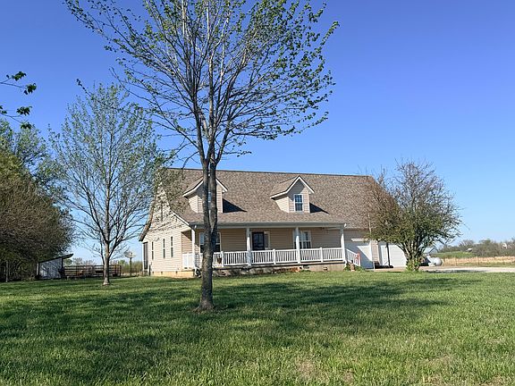 2nd image of 2481 Thorn Road