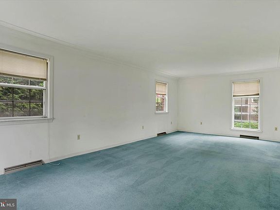5th image of 540 Marlborough Ave