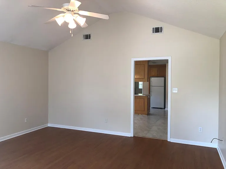 1635 Fresno St #1632 — Photo 3