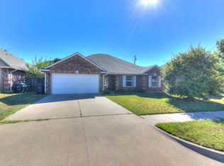 1112 Bryan Dr, Moore, OK 73160