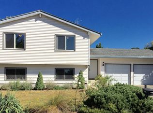 240 Mayfair Dr, Saint Helens, OR