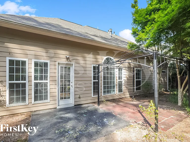 495 Roland Manor Dr — Photo 14