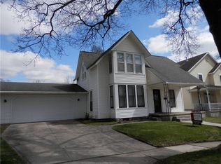 335 10th St, Marion, IA 52302