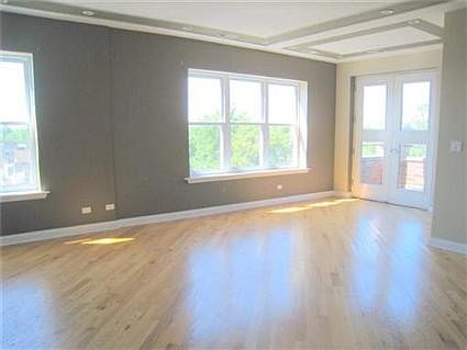 1st image of 3611 W Montrose Ave Unit 507