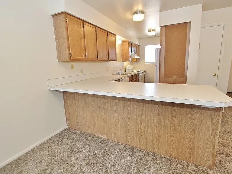 551 N Moffatt Ave #9 — Photo 8