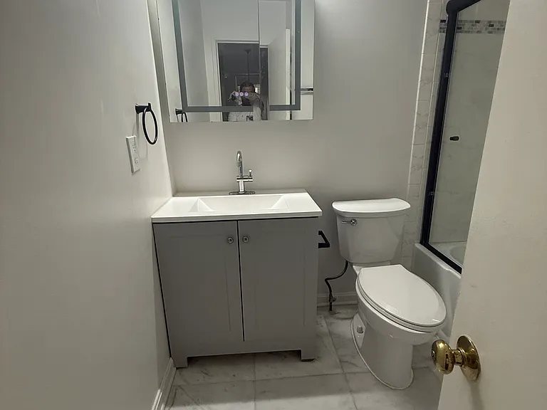 1328 Alderton Ln — Photo 2