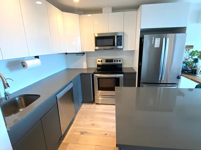 31-25 Newtown Ave #PENTHOUSE — Photo 6