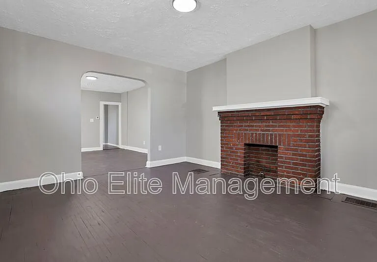 793 E Starr Ave — Photo 10