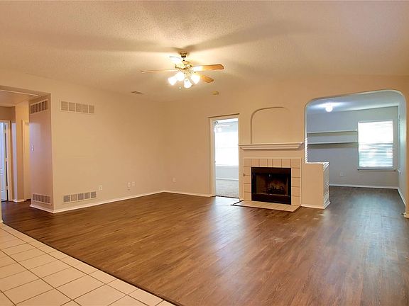 4th image of 147 Southlake Dr