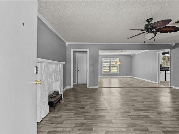 3rd image of 5822 Avenue P