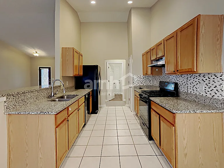 247 Rockingham Dr — Photo 8