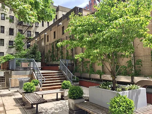 Rented by Anchor Associates | media 17