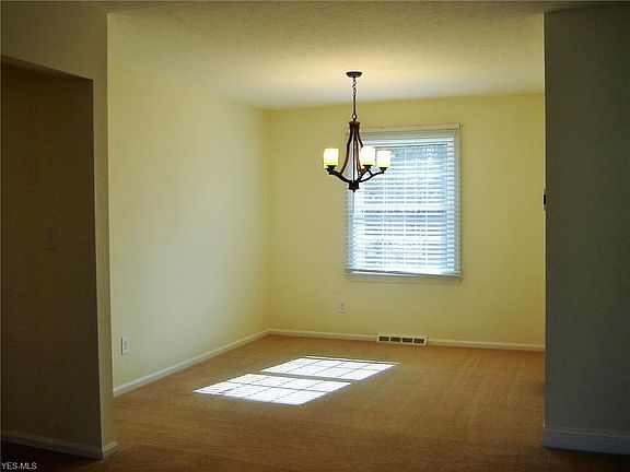 4th image of 245 Cherry Ln