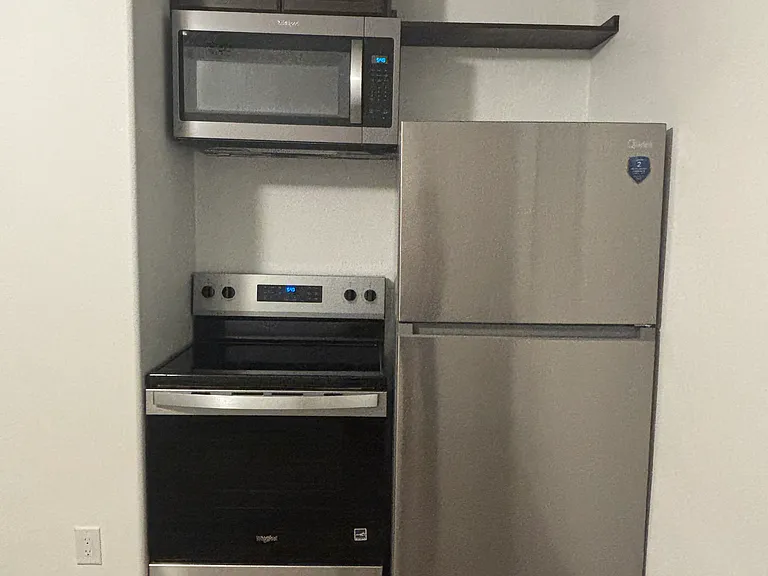 New appliances all electric.