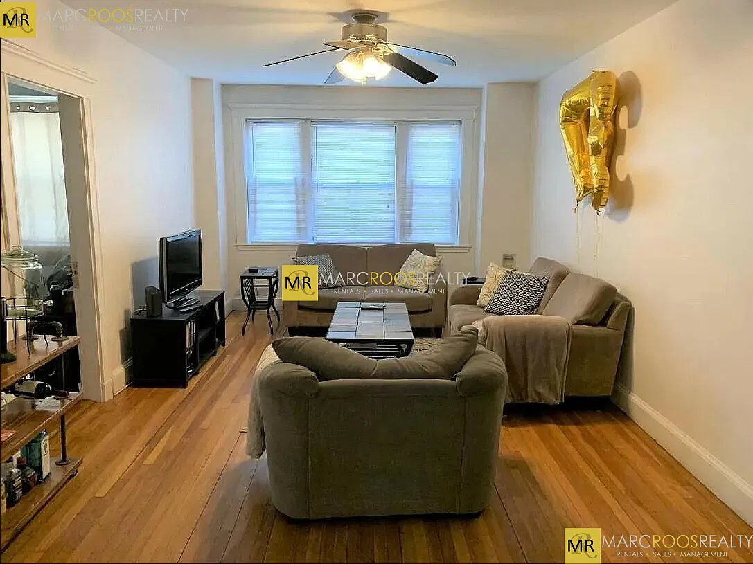 4 bed, 9999 sqft, $3,450 — Photo 3