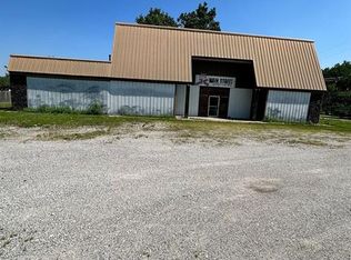 1111 E Sycamore St, Columbus, KS 66725