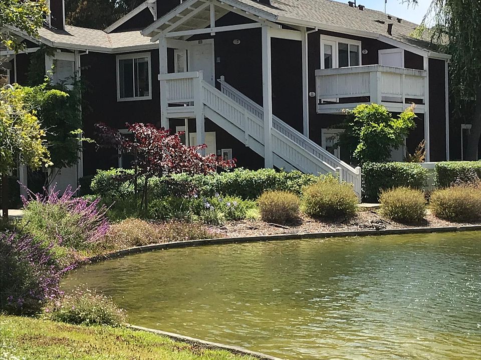 1st image of 97 Bayside Ct