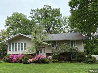 975 Woodland Ave, Oradell, NJ 07649