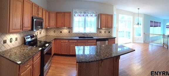 3rd image of 3 Coventry Dr