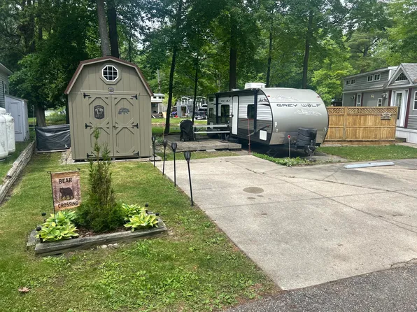 2757 Owens Dr Unit 6-5, Houghton Lake, MI 48629