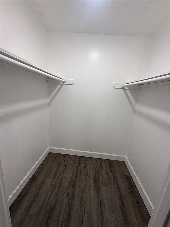 2 bed, 1036 sqft, $1,900 — Photo 4