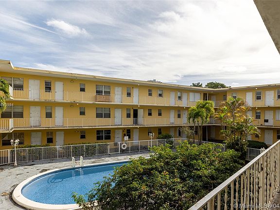 5th image of 1895 Venice Park Dr APT A19