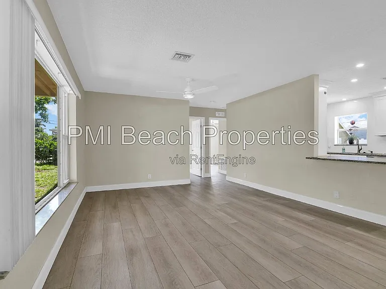 350 NE 29th St — Photo 27