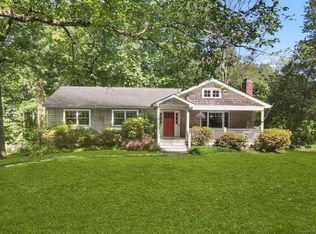 25 McGuire Rd, Trumbull, CT 06611