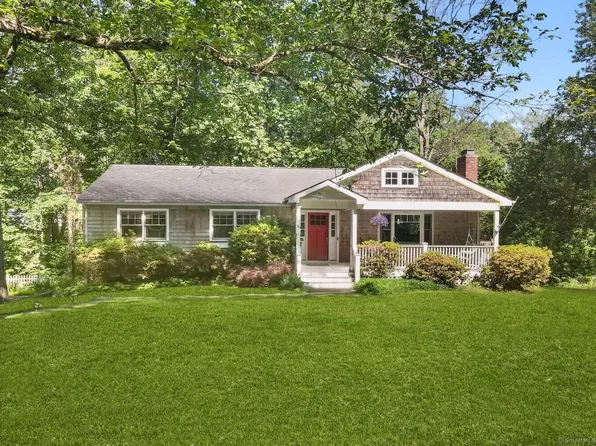 25 McGuire Road, Trumbull, CT 06611