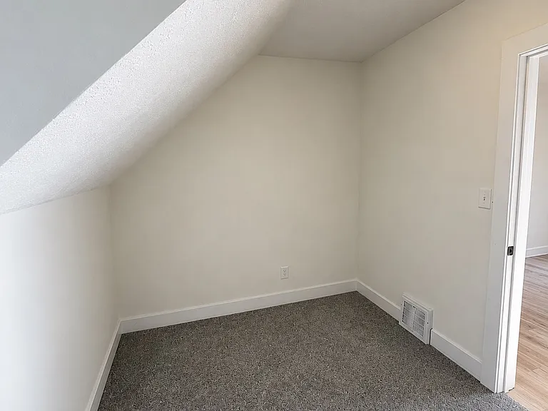 2002 Valentine Ave #2 — Photo 27