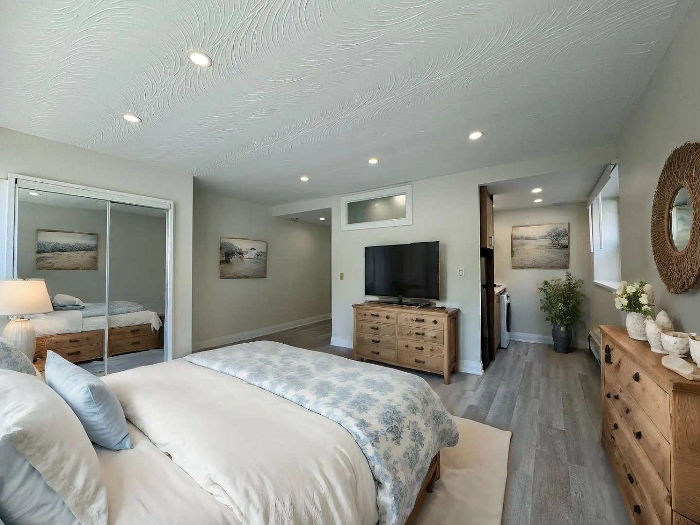 140 Springhurst Ave - 4 — Photo 2