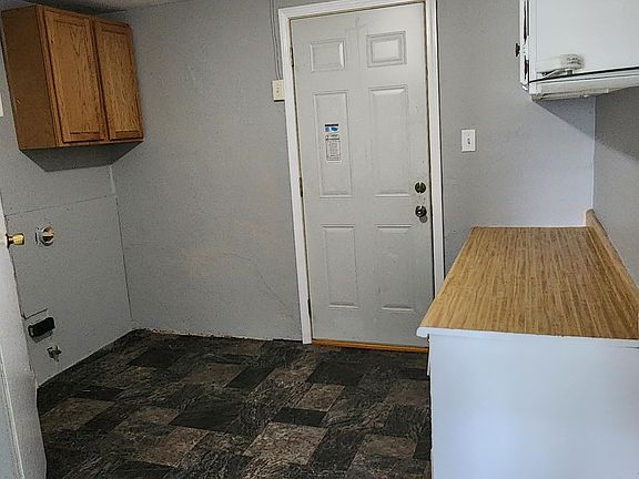 4th image of 1009 Kinyon St