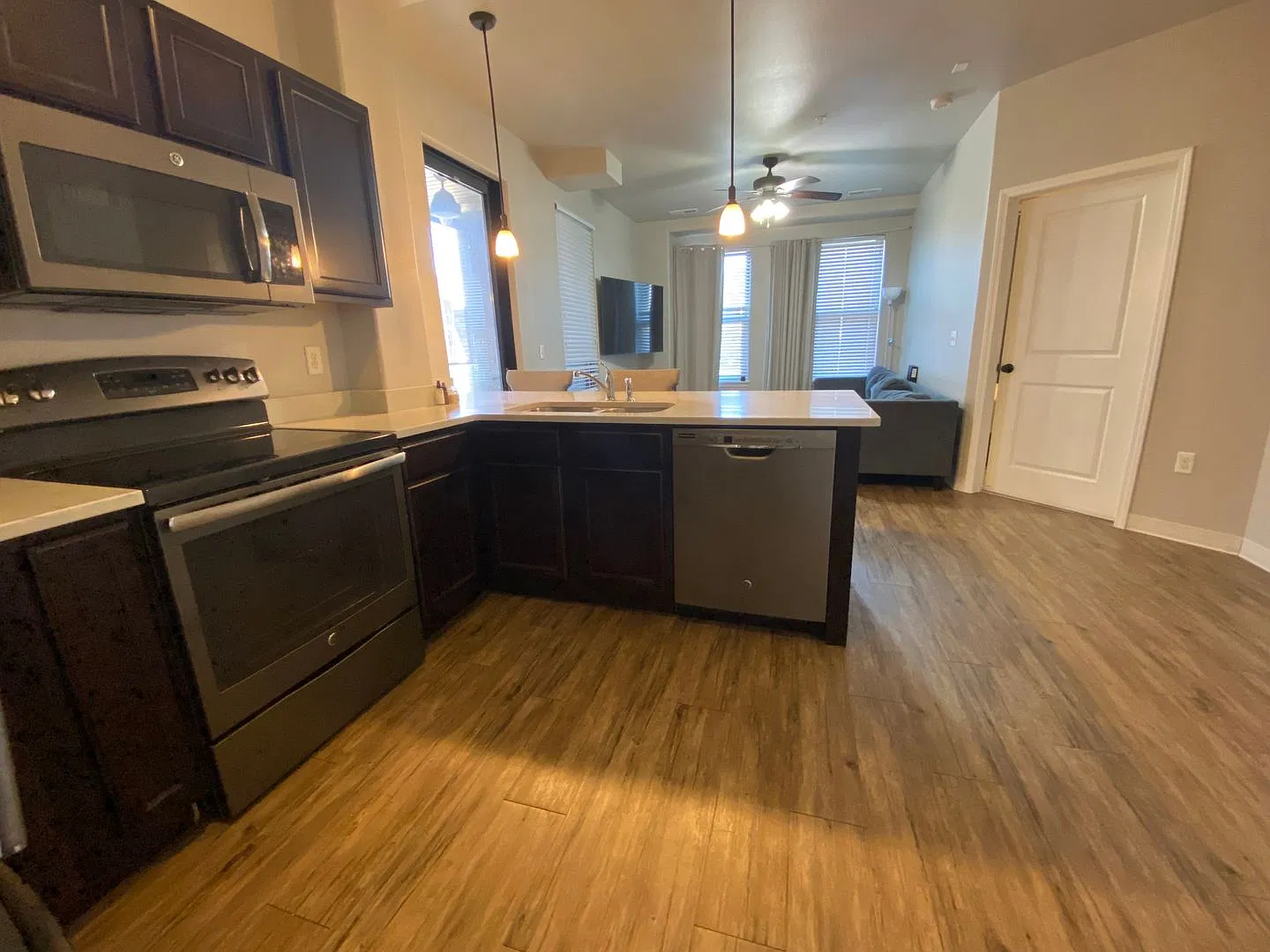 $1,600 | 1 Bedroom, 1 Bathroom Condo | No Pets | Available for Immediate Move In! — Photo 4