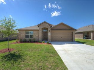 328 Chestnut Ln, Ponder, TX 76259