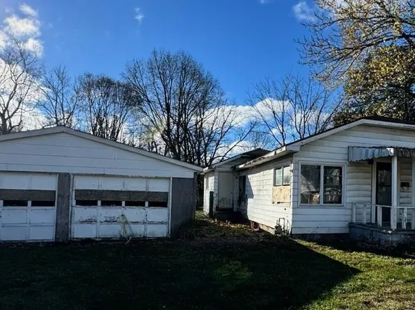 322 W Oakridge Ave, Goshen, IN 46528