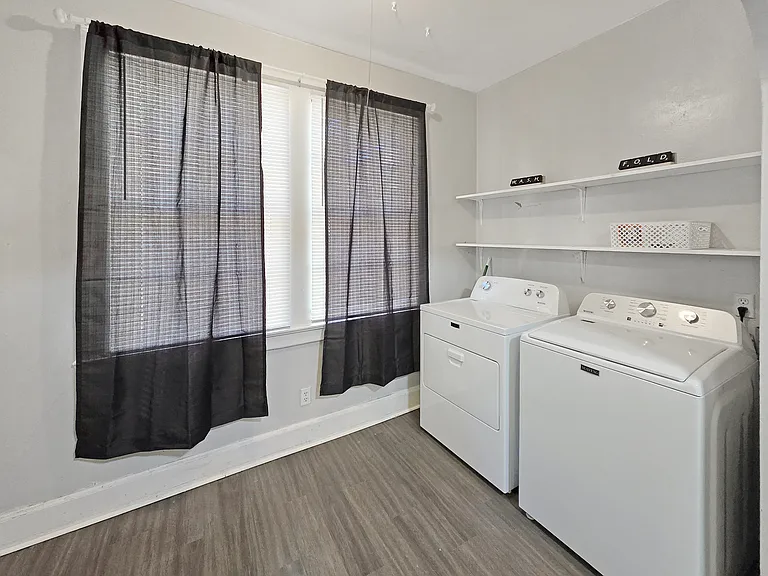 124 S California St — Photo 11